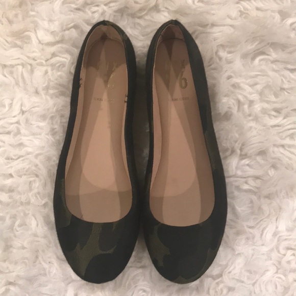 Shoes - ⚡️⚡️FLASH SALE ⚡️⚡️Mix No. 6 camo flats